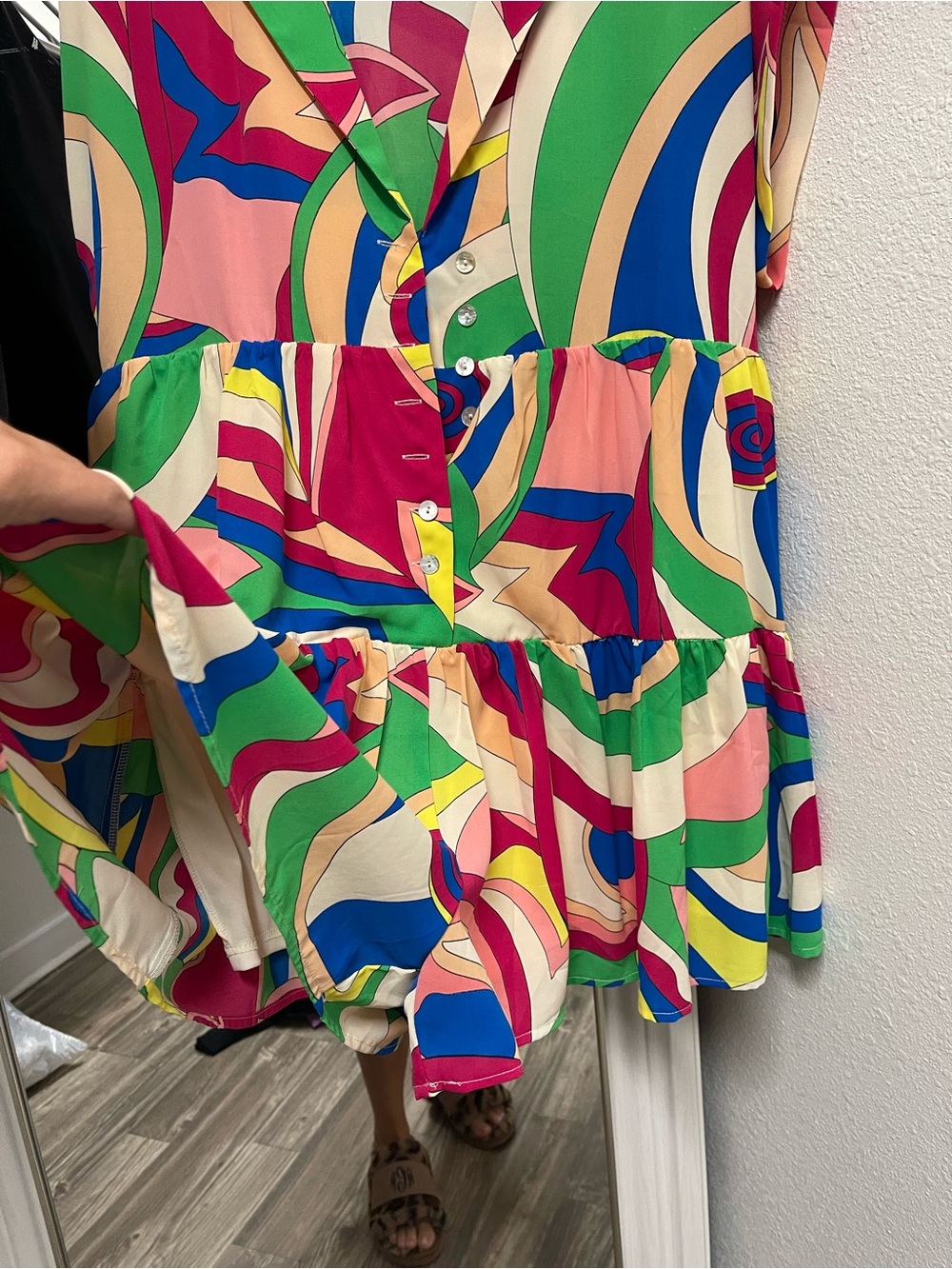 entro Multicolor Swirl Print Sleeveless Romper - Picture 2 of 3